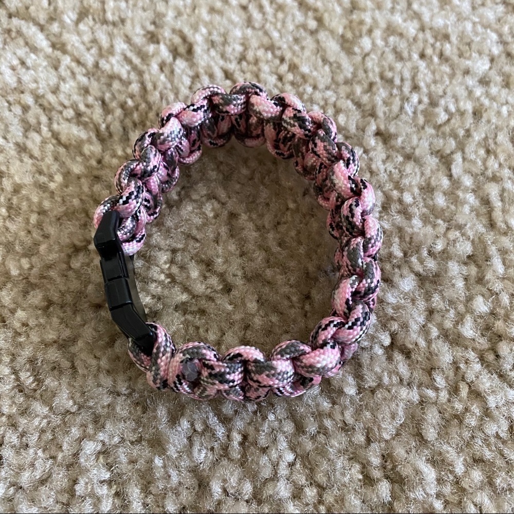 Paracord Survival Bracelet